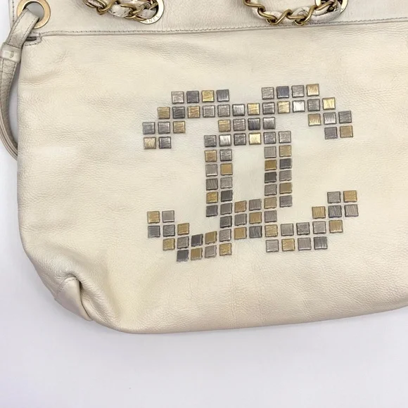 CHANEL White Leather Metal Mosaic Tote - Picture 6 of 10